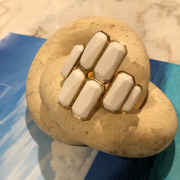 CC SKYE Cuff - Picture 7 of 15